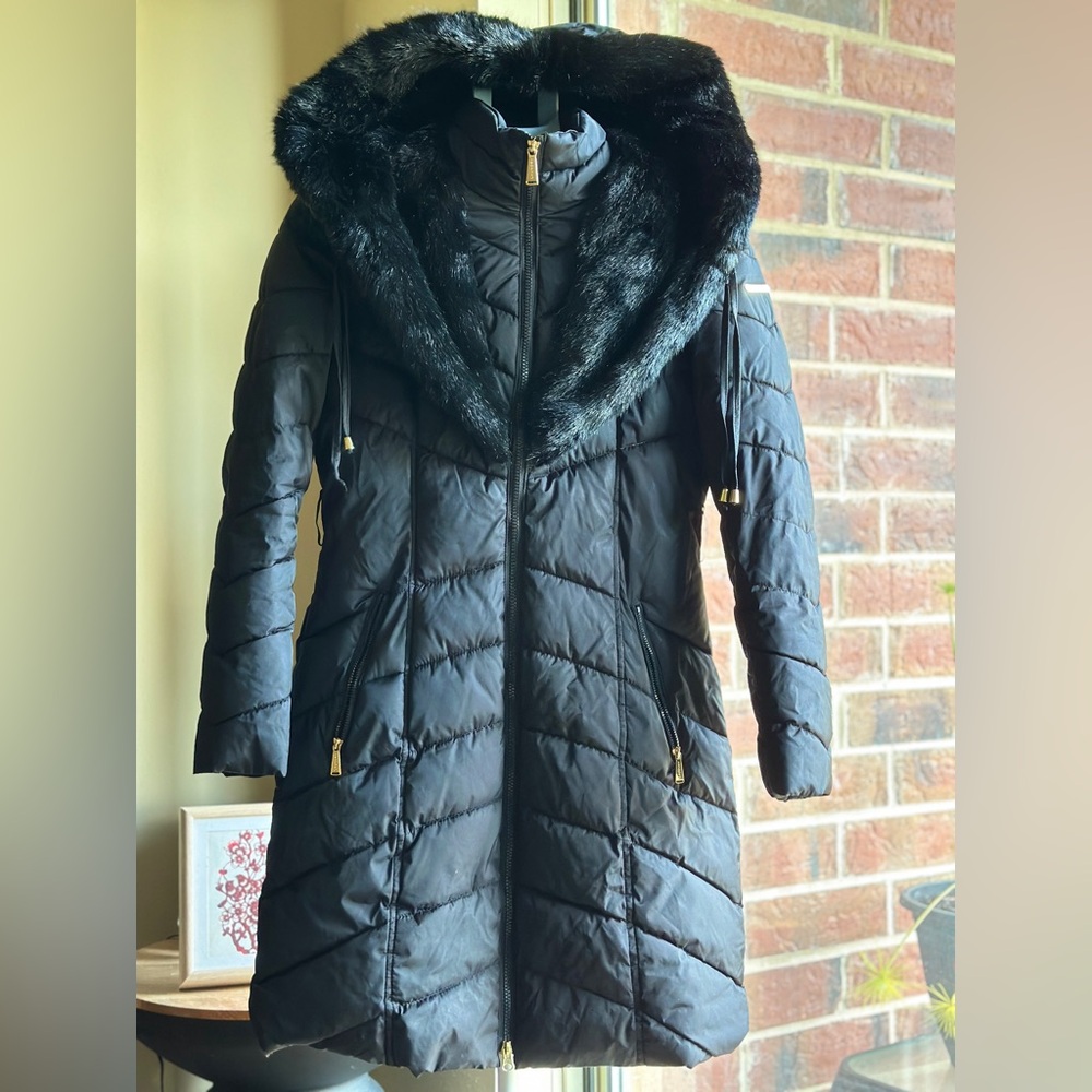 Laundry By Shelli Segal Black Puffer Coat with Faux Fur Hood